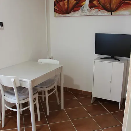 Pretty Favetti - Lovely In With A Sea View - Apartment Triest